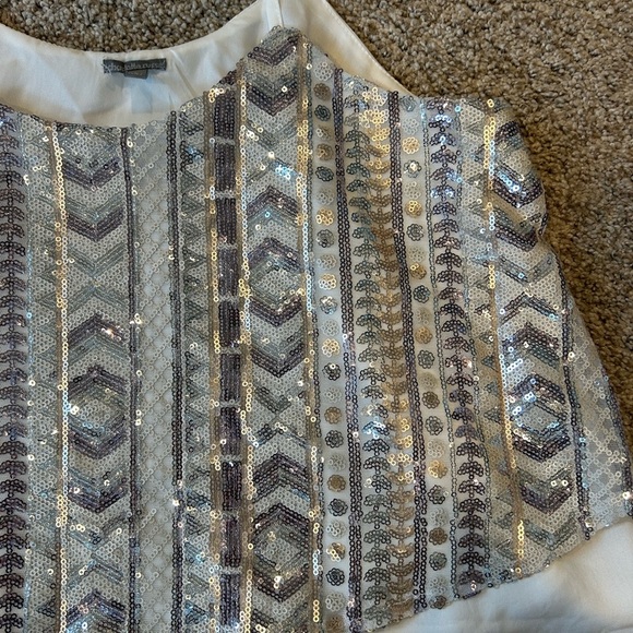 Charlotte Russe sequined flowy cropped tank. Lightweight. Swing style. Size L - Picture 2 of 10